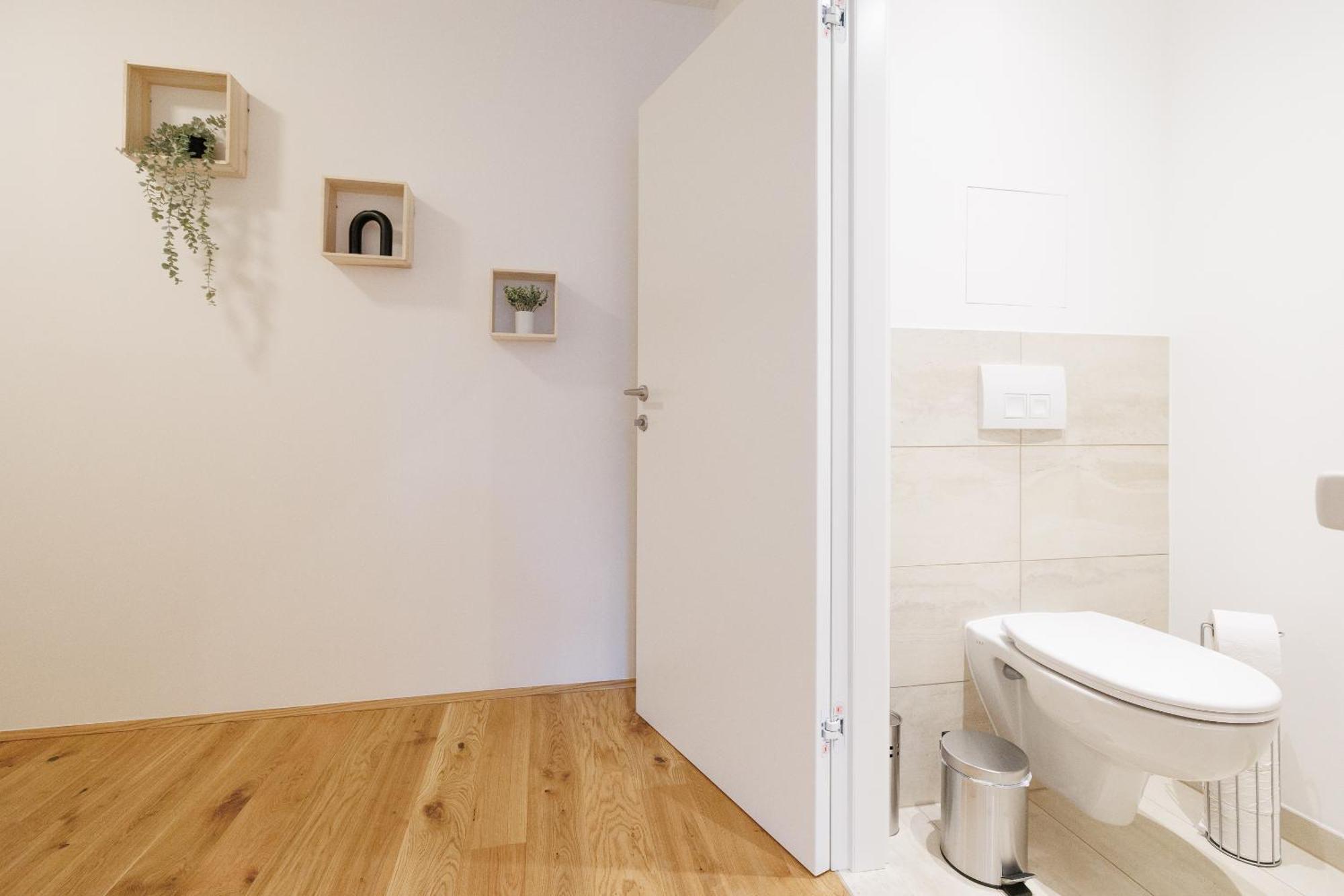 וינה Symphony Apartments 40 - Modern Loft With Terrace And Grill In Central Location מראה חיצוני תמונה