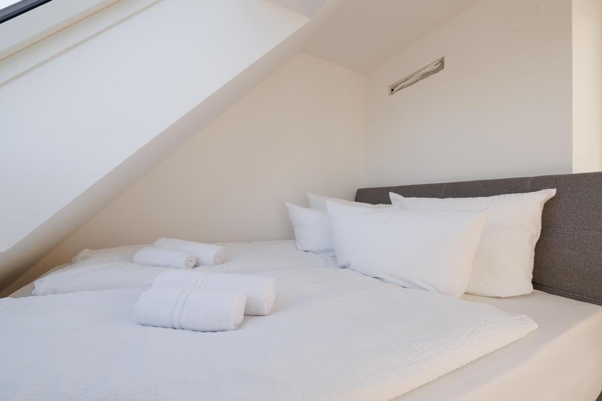 וינה Symphony Apartments 40 - Modern Loft With Terrace And Grill In Central Location מראה חיצוני תמונה