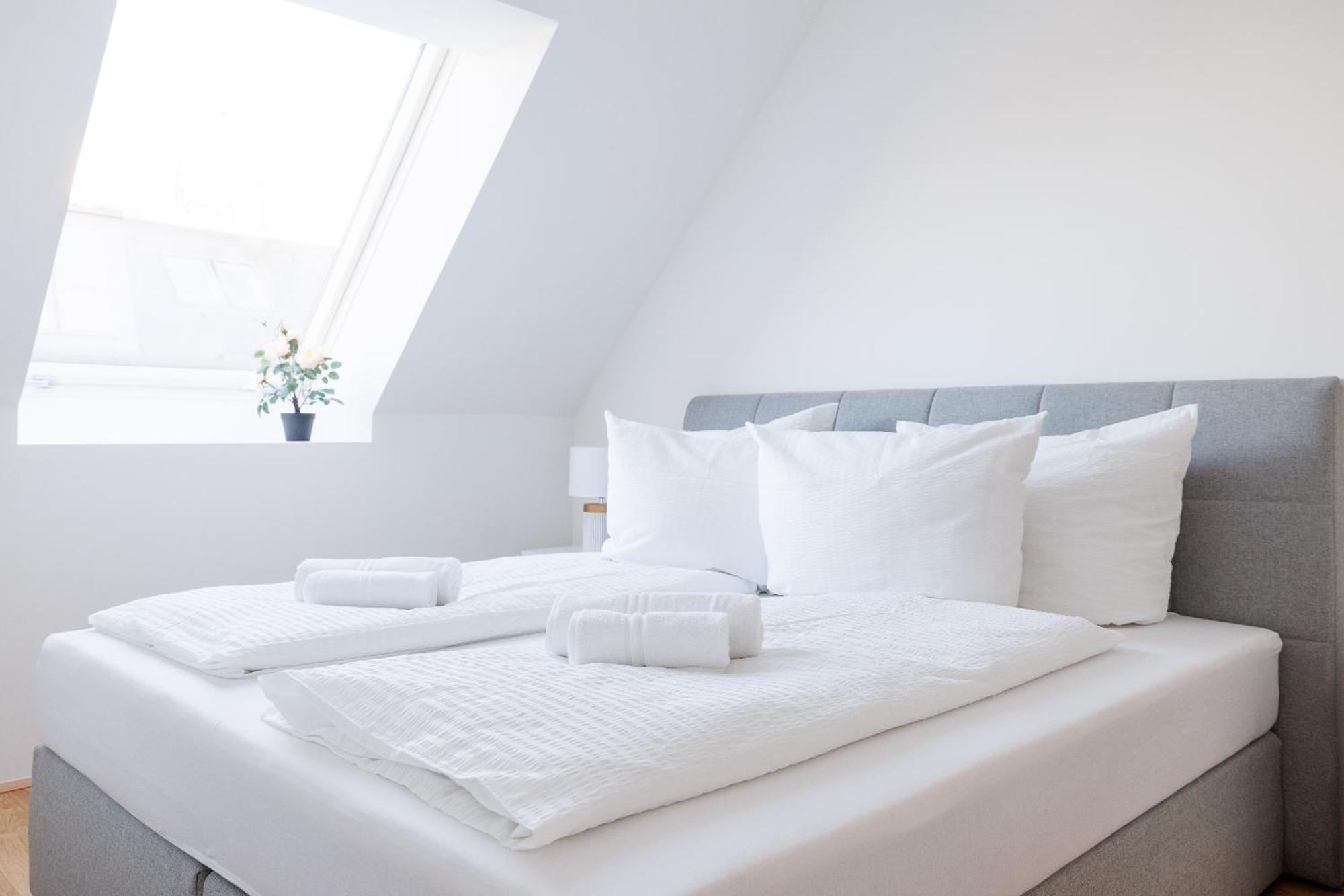 וינה Symphony Apartments 40 - Modern Loft With Terrace And Grill In Central Location מראה חיצוני תמונה