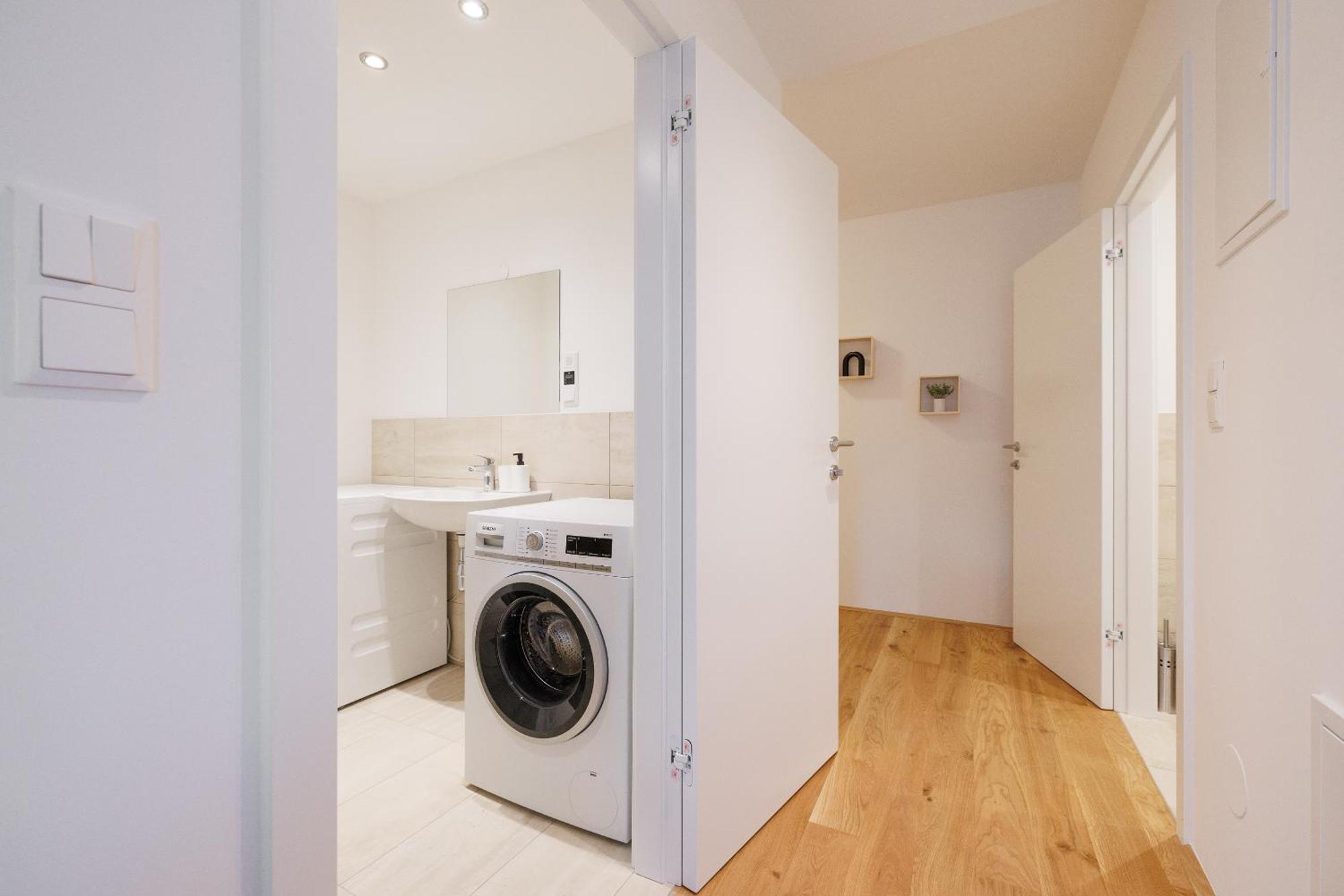 וינה Symphony Apartments 40 - Modern Loft With Terrace And Grill In Central Location מראה חיצוני תמונה