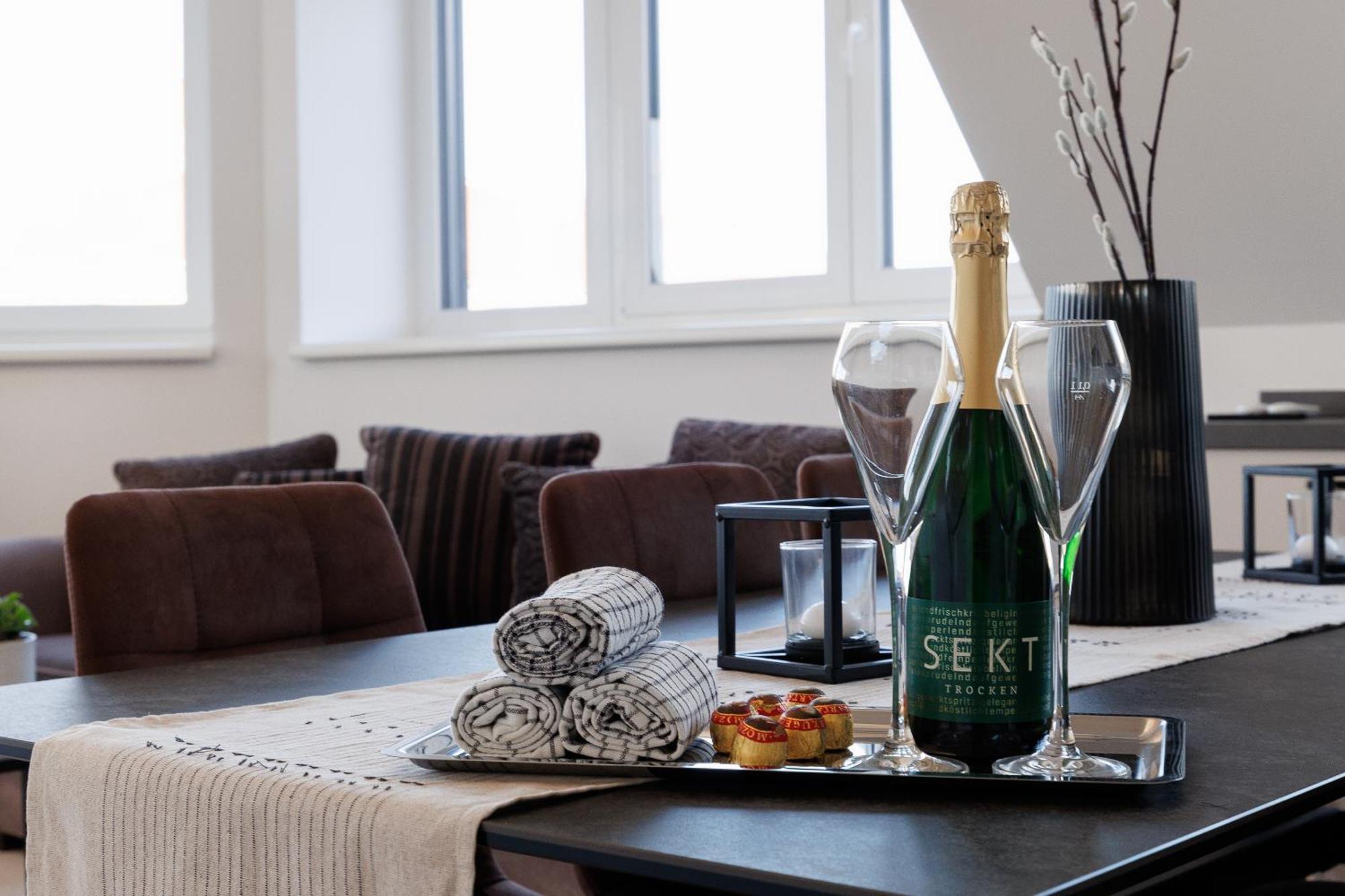וינה Symphony Apartments 40 - Modern Loft With Terrace And Grill In Central Location מראה חיצוני תמונה